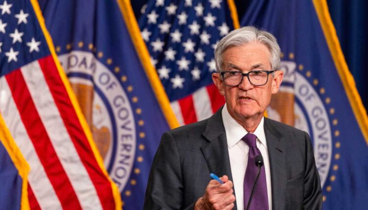 Fed sotto pressione: verso rinvio tagli con focus su indipendenza