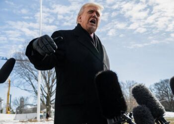 “Il tempo sta per scadere”, ultimatum di Trump all’Iran. Ira di Teheran: “Reagiremo”