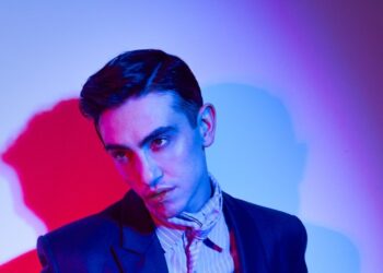 Michele Bravi, canto l’inadeguatezza e l’amore finito come in un film