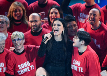 All’Ariston il coro dell’Anffas canta Si può dare di più