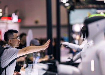 Rent a Human, Moltbook, OpenClaw: la fine del web ‘umano centrico’