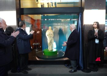 Arte: Fnm ‘adotta’ il “Santo barbuto con Libro” del Duomo di Milano e gli restituisce splendore