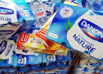 Danone: utile 2025 impattato da oneri e svalutazioni, bene le vendite