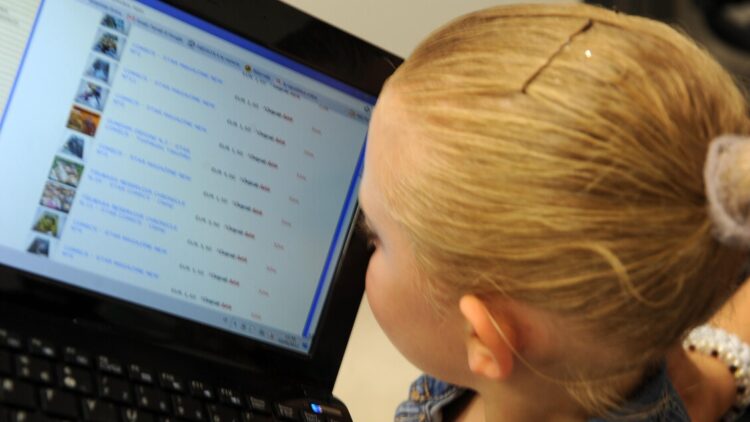 In Gran Bretagna stop ai social per under 16 forse già quest’anno