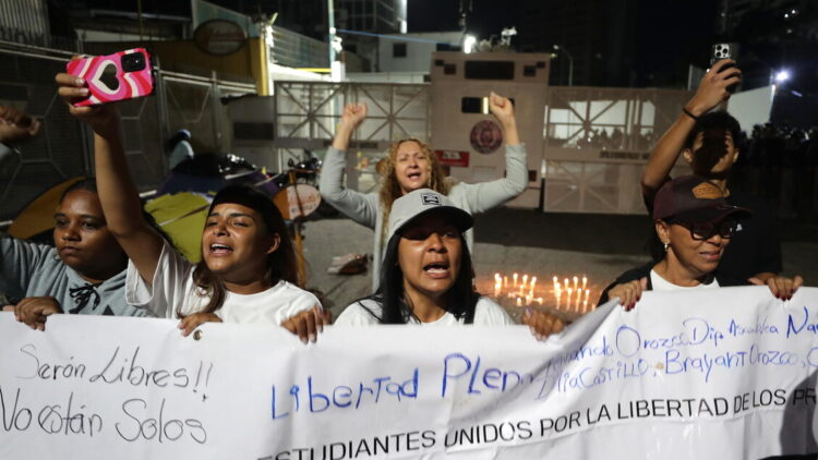 Venezuela, slitta il voto in Parlamento sulla legge di amnistia