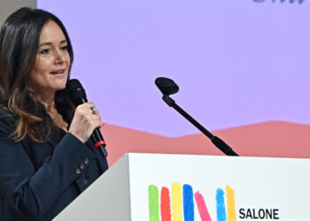 ‘Adotta uno scrittore, una scrittrice’ varca i confini italiani