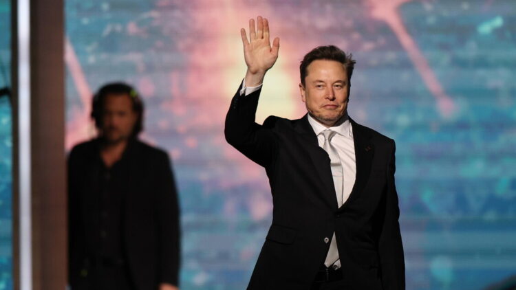 Musk rivoluziona il suo impero, maxi-fusione fra SpaceX a xAI