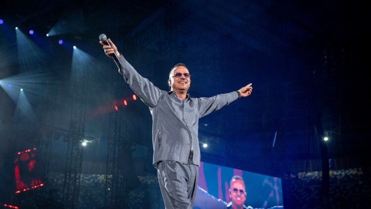 Maria De Filippi convoca Gigi D’Alessio tra i giudici del serale di Amici