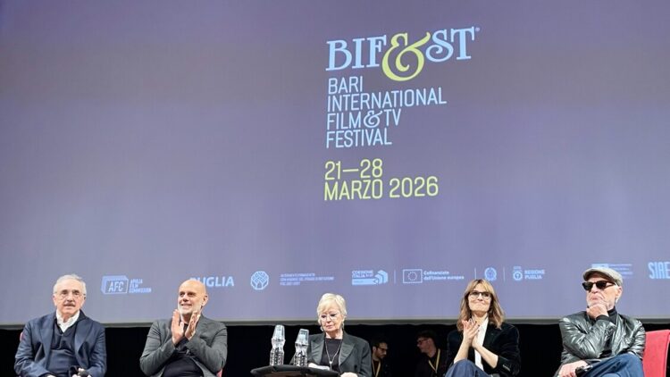 Il ritorno di Paola Cortellesi da regista, ‘presto, io continuo’