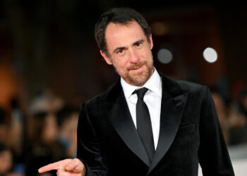 Eio Germano debutta su Instagram, no al referendum con video omaggio a Proietti