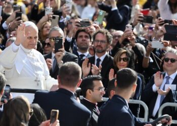 Il Papa ai giovani, ‘fate tacere il frastuono delle chat e dei reel’ 