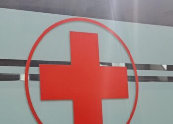 Cade da un ponteggio ad Alessandria, grave operaio