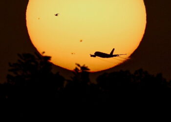 Media, ‘attacco dell’Iran con droni all’aeroporto di Dubai’