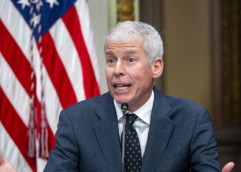 Il ministro dell’Energia Usa assicura, traffico a Hormuz riprenderà presto