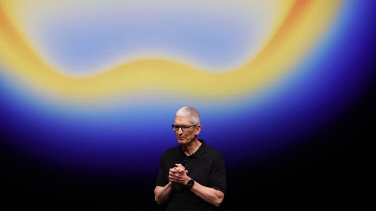Tim Cook celebra i 50 anni Apple e il ‘Think different’ che ha riscritto il futuro