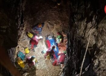 Soccorsa speleologa infortunata a 100 metri di profondità nello spoletino