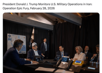 Trump nella ‘situation room’ ma non è alla Casa Bianca: lo scatto a Mar-a-Lago