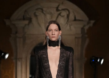 Da Valentino sfilano le Interferenze di Alessandro Michele