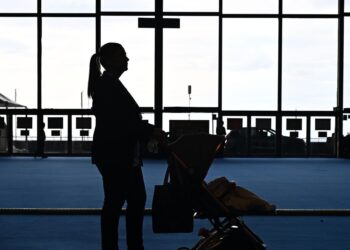 Eurostat, le mamme italiane restano le più anziane in Ue con primo figlio a 31,9 anni