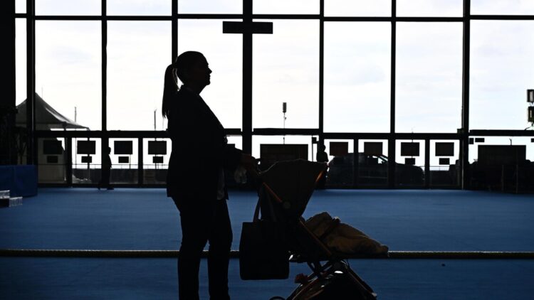 Eurostat, le mamme italiane restano le più anziane in Ue con primo figlio a 31,9 anni