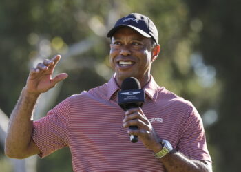 Tiger Woods si ‘prende una pausa’ dal golf per andare in rehab
