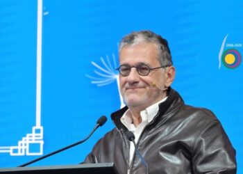 Lingiardi, “i poeti arrivano prima della psicanalisi e curano le fragilità”