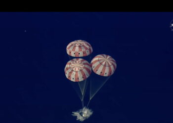 La capsula Orion è ammarata, missione compiuta per Artemis II