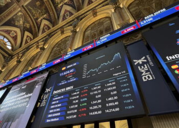 Mercati con il fiato sospeso, occhi su petrolio e gas