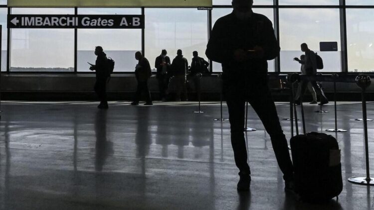 Allarme carburante sui voli, restrizioni in 4 scali italiani