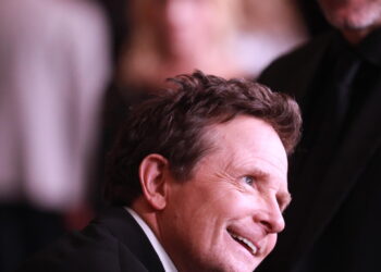 Errore di Cnn, dà per morto Michael J. Fox e poi si scusa