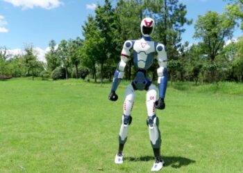 Azienda cinese pronta a vendere su e-commerce il suo robot umanoide ‘economico’
