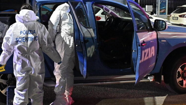 Precipita dalla tromba delle scale in una palazzina, morto 12enne