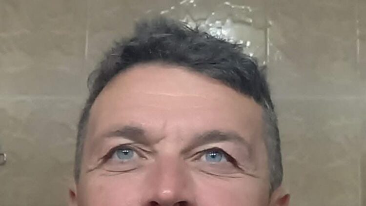 Muore davanti al figlio, fermati due giovani