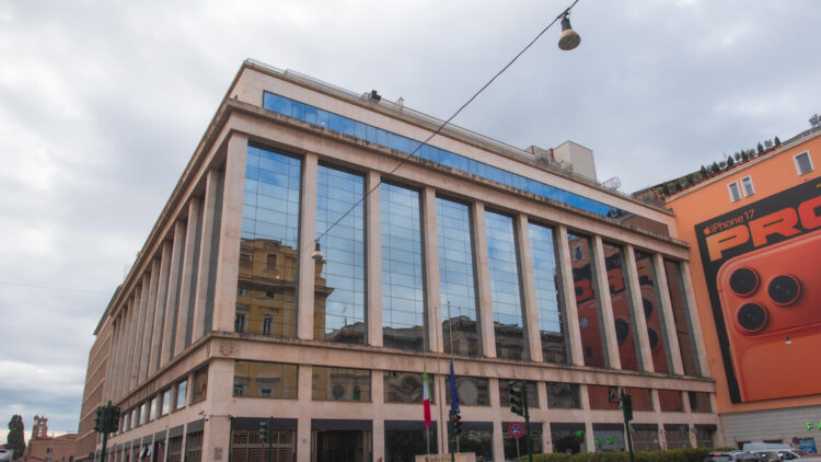 Bankitalia taglia stime del pil per la guerra, nel 2026 +0,5%