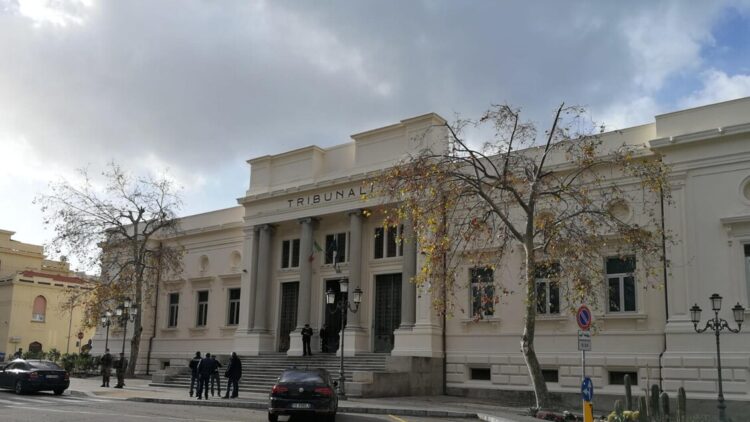 Processo per violenze di gruppo su ragazzina, assolti in appello 6 minori