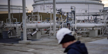 Petrolio russo in Europa nonostante le sanzioni, riapre l’oleodotto Druzhba