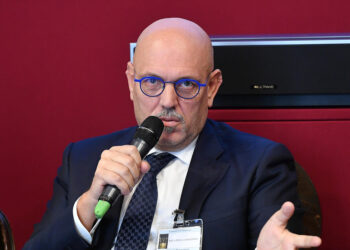 Lombardia stipendi più alti a medici e infermieri al confine con la Svizzera