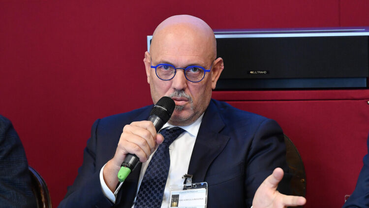 Lombardia stipendi più alti a medici e infermieri al confine con la Svizzera