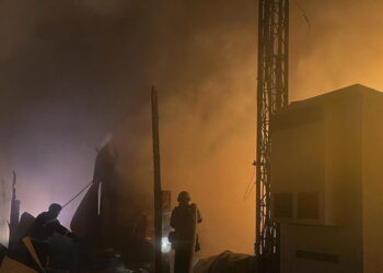 Russi attaccano Dnipropetrovsk, colpito un grattacielo