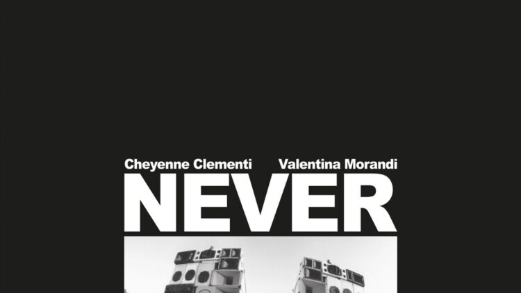 La storia e il periodo d’oro dei rave party in 160 fotografie dal 1997 al 2004