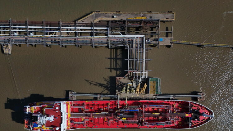 Il petrolio chiude in rialzo a New York, il Wti a 95,78 dollari (+3%)