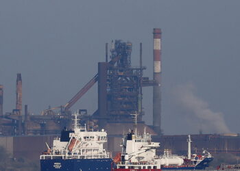 Il prezzo del petrolio oscilla sui 111 dollari al barile