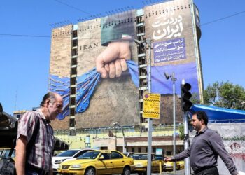 Usa-Iran, Stretto di Hormuz e negoziati: i messaggi di Trump e lo scenario