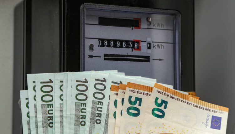 Bollette del gas in aumento, +19,2% a marzo per i vulnerabili: quanto dovranno pagare