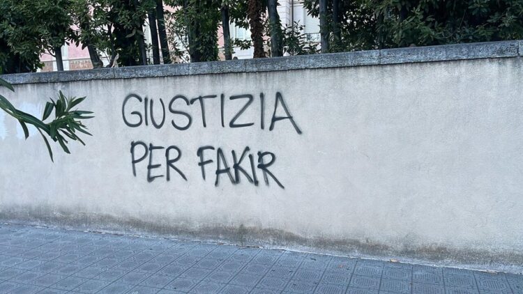 Nuovi video, prima dell’intervento la confusione di Fakir in strada