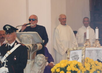 De Laurentiis, riproporrò il vecchio inno di Peppino di Capri alla prima del Maradona