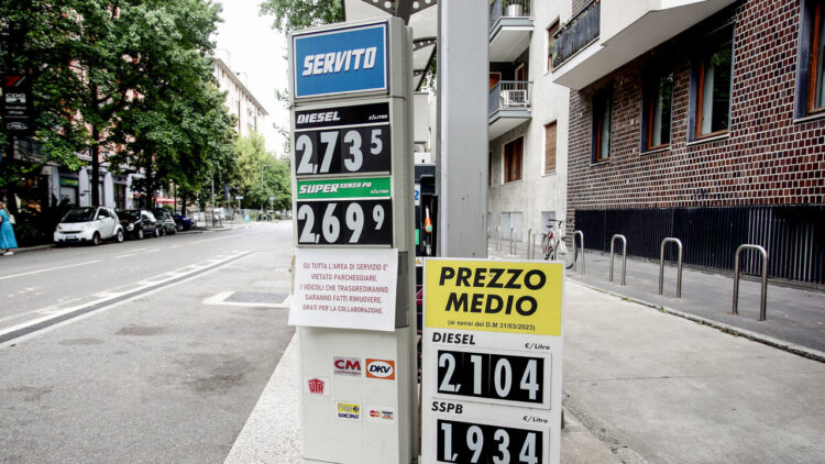 Verso un intervento ponte sul carburante, si punta sul diesel