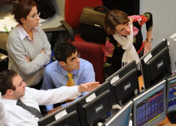 Lo spread rimane stabile a 85 punti base, rendimenti al 4% e cedole dei Btp Short Term al 2,20%