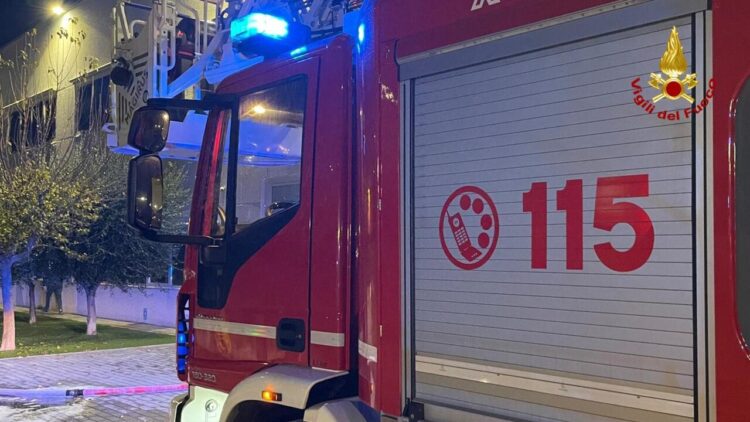 Incendio in carcere Viterbo, 23 soccorsi tra cui 6 guardie penitenziarie