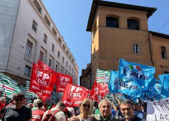 Sindacati, ‘decreto Pa regalerà 1,3 miliardi a sanità privata senza rinnovi dei Ccnl’